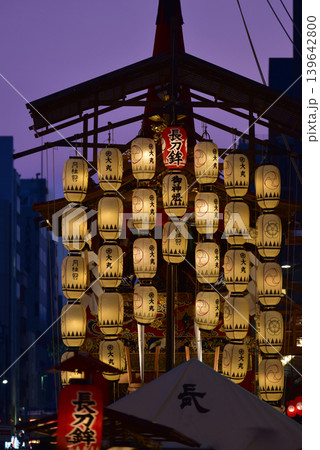 祇園祭、宵山の長刀鉾 139642800