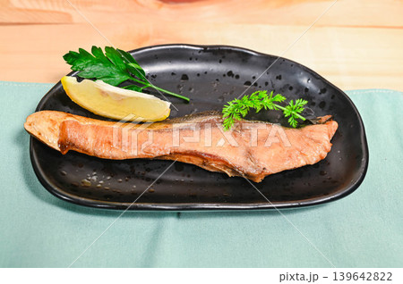 ブリの照り焼き 139642822
