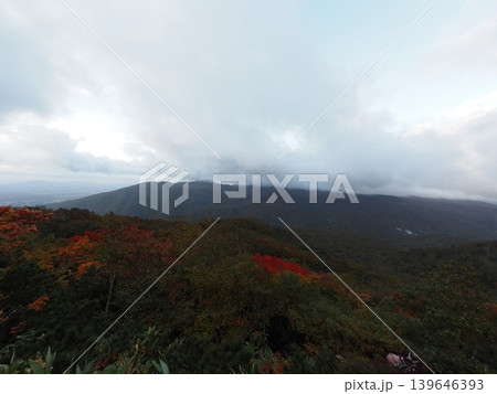 10月上旬の三ツ石山(岩手県雫石町・八幡平市) 10月上旬の三ツ石山(岩手県雫石町・八幡平市) 139646393