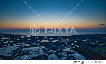 夕方の丘陵部から見た富山湾周辺の様子 夕方の丘陵部から見た富山湾周辺の様子 139646982