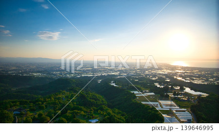 夕方の丘陵部から見た富山湾周辺の様子 夕方の丘陵部から見た富山湾周辺の様子 139646995