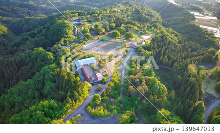 夕方の丘陵部から見た富山湾周辺の様子 夕方の丘陵部から見た富山湾周辺の様子 139647013