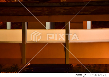 The scene of Hong Kong's pedestrian bridge. Hong Kong cityscape, streetscape. Travel concept and cityscape. 139647174