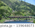鉄橋を渡るわたらせ渓谷鉄道トロッコ列車 鉄橋を渡るわたらせ渓谷鉄道トロッコ列車 139648073