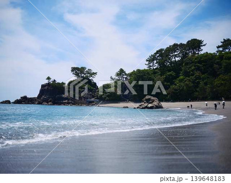【高知県】快晴下の桂浜 【高知県】快晴下の桂浜 139648183