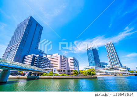 日本の横浜都市景観 横浜駅きた東口側。横浜ベイクォーターやそごう横浜店、スカイビルなどを望む 139648614