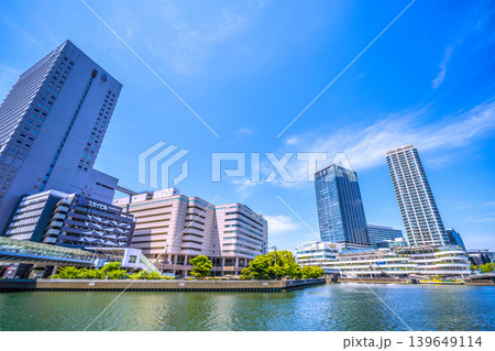 日本の横浜都市景観 横浜駅きた東口側。横浜ベイクォーターなどを望む＝5月13日 139649114
