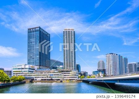日本の横浜都市景観5月13日。横浜駅きた東口側。横浜ベイクォーターなどを望む 139649174