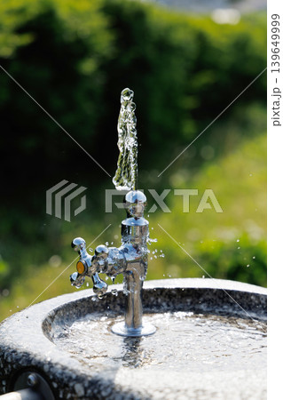 公園の水飲み場 公園の水飲み場 139649999
