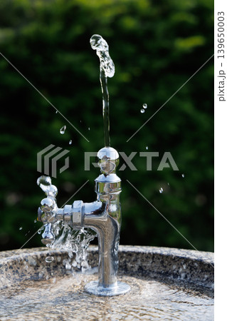公園の水飲み場 公園の水飲み場 139650003