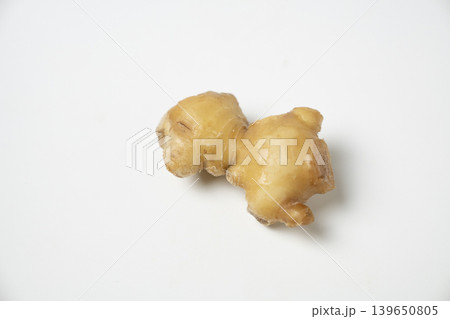 白背景と生姜 白背景と生姜 139650805