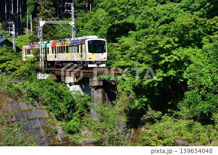 鉄道 列車 京都 叡山電鉄 えいでん 洛北 鞍馬 貴船 新緑 初夏 河川 鉄橋 鉄道 列車 京都 叡山電鉄 えいでん 洛北 鞍馬 貴船 新緑 初夏 河川 鉄橋 139654048