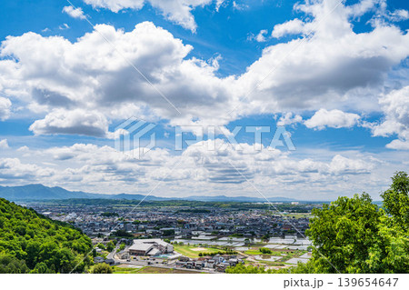 赤神山(太郎坊山)展望台から近江平野の景観 滋賀県東近江市 赤神山(太郎坊山)展望台から近江平野の景観 滋賀県東近江市 139654647