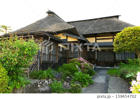 【上山市「上山藩武家屋敷」森本家外観】 139654702