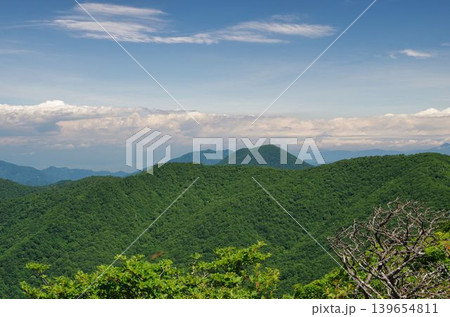 甲子山から望む二岐山 139654811