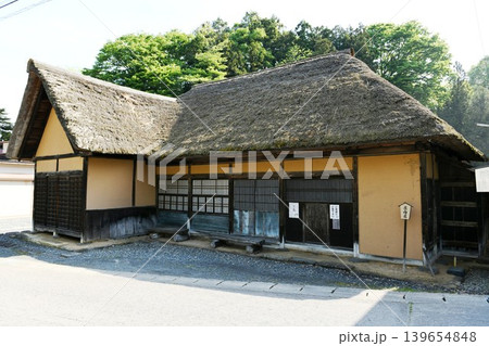 【上山市　上山市指定有形文化財「楢下宿」庄内屋の外観】 139654848