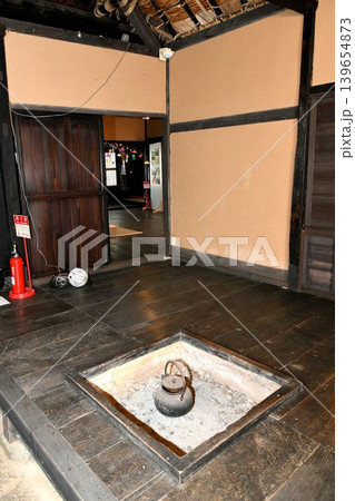 【上山市　上山市指定有形文化財「楢下宿」庄内屋の内部】 139654873