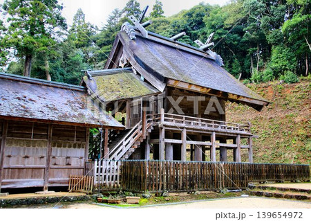 大庭の大宮さん・神魂さん… 日本最古の大社造り国宝・本殿【神魂神社】 大庭の大宮さん・神魂さん… 日本最古の大社造り国宝・本殿【神魂神社】 139654972