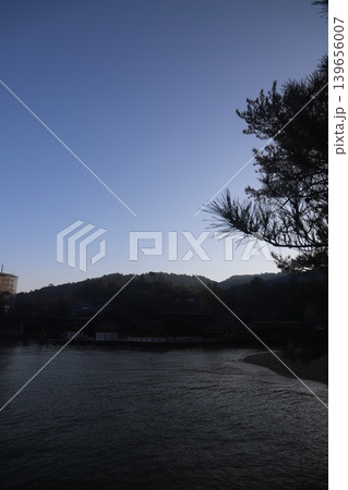 広島県廿日市市宮島町 厳島神社の千畳閣と大規模修理中の五重塔 広島県廿日市市宮島町 厳島神社の千畳閣と大規模修理中の五重塔 139656007