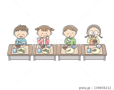 楽しそうに給食を食べる子供たち 139656212