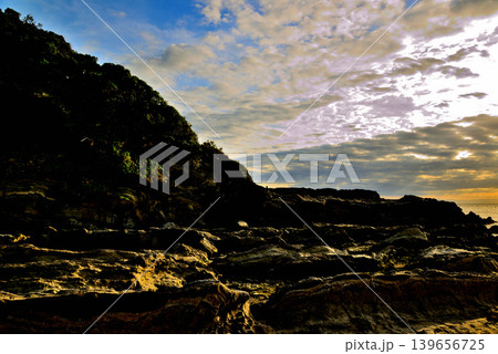 三浦半島　城ヶ島　灘ヶ崎の夕景 139656725
