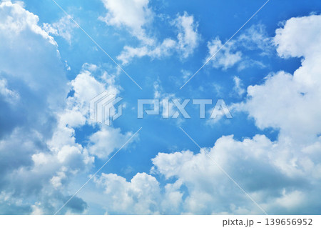 夏の青空と雲 夏の青空と雲 139656952