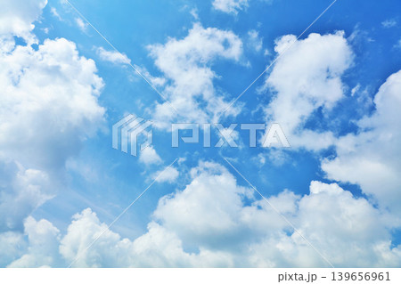 夏の青空と雲 夏の青空と雲 139656961