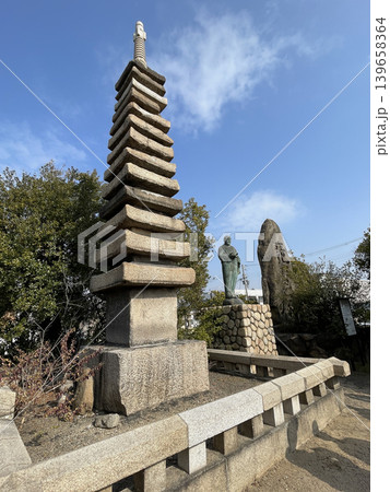 清盛塚 石造十三重塔 清盛塚 石造十三重塔 139658364