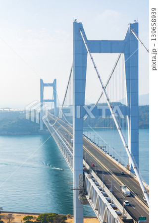 冬の瀬戸内　岡山県倉敷市　鷲羽山展望台から見る瀬戸大橋 139658939