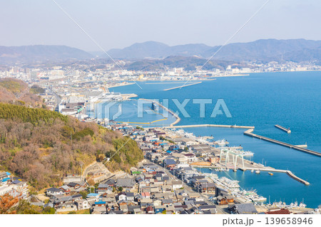 冬の瀬戸内 岡山県倉敷市 鷲羽山展望台からの眺望 冬の瀬戸内 岡山県倉敷市 鷲羽山展望台からの眺望 139658946