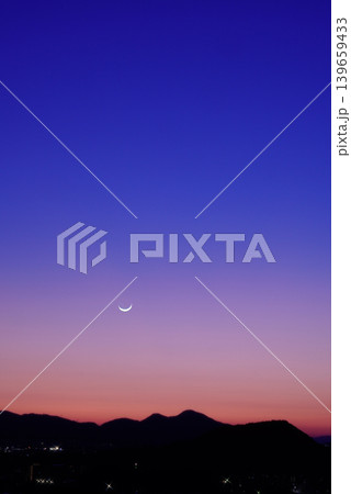 二上山夕景　三日月　昴 139659433