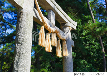天橋立神社(橋立明神)阿蘇海に面して建つ鳥居(京都府宮津市) 天橋立神社(橋立明神)阿蘇海に面して建つ鳥居(京都府宮津市) 139659783