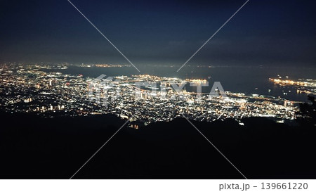神戸の展望台からの夜景・黒背景 神戸の展望台からの夜景・黒背景 139661220