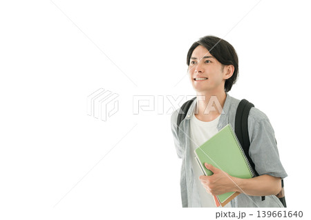大学・学校の廊下にいる大学生(学生・塾・予備校) 大学・学校の廊下にいる大学生(学生・塾・予備校) 139661640