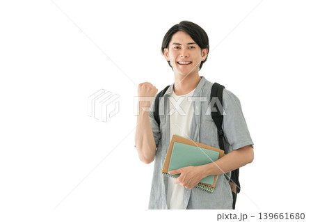 大学・学校の廊下にいる大学生のアジア人男性（学生・塾・予備校） 139661680