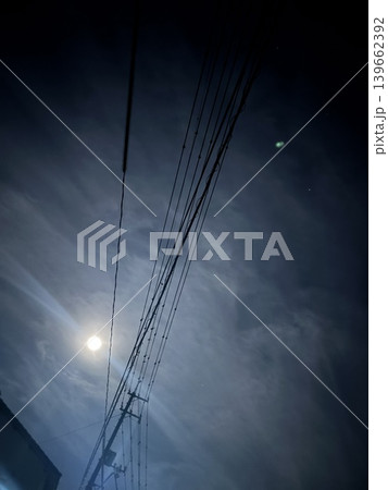 深夜の電線シルエット 深夜の電線シルエット 139662392
