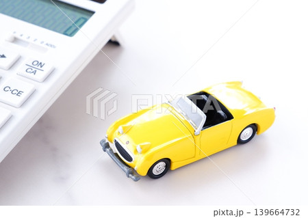 電卓と自動車 139664732