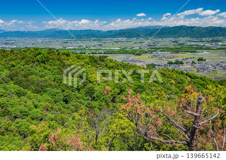 赤神山（太郎坊山）展望台から近江平野の景観　滋賀県東近江市 139665142