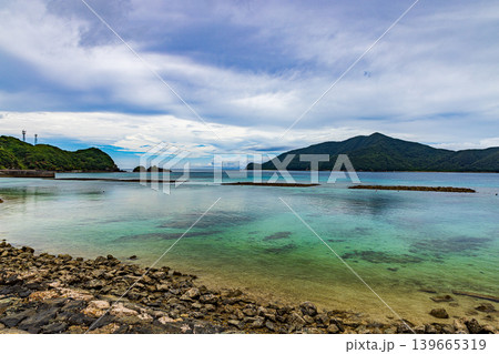 奄美大島 タエン浜海水浴場の風景 奄美大島 タエン浜海水浴場の風景 139665319