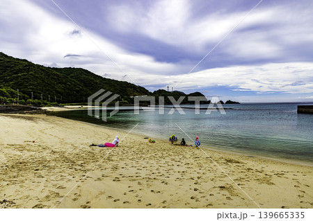 奄美大島　タエン浜海水浴場の風景 139665335