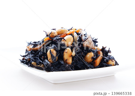 ひじきの煮物 - 和食のお惣菜の定番メニューといえば、ひじきの煮物 ひじきの煮物 - 和食のお惣菜の定番メニューといえば、ひじきの煮物 139665338