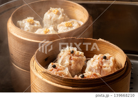 焼売 肉汁あふれる定番中華点心料理 139668210