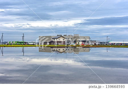 あさひ舟川 シンメトリー 富山県朝日町 あさひ舟川 シンメトリー 富山県朝日町 139668593