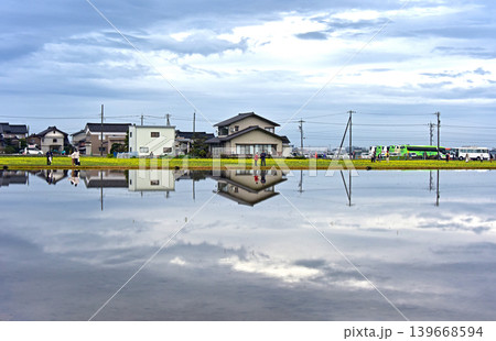 あさひ舟川 シンメトリー 富山県朝日町 あさひ舟川 シンメトリー 富山県朝日町 139668594