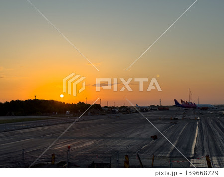 Airstrip Runway Sunset View Parked Airplanes Airstrip Runway Sunset View Parked Airplanes 139668729