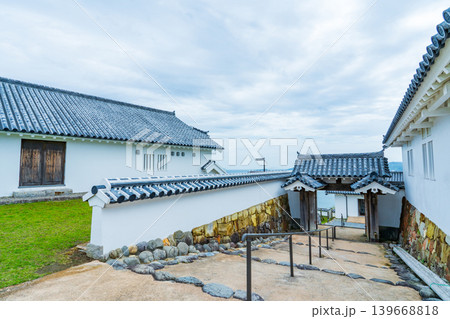 熊本県苓北町　富岡城本丸跡の高麗門 139668818