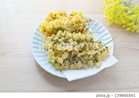 ニセアカシアの花の天ぷら　初夏の旬の味覚 139668891