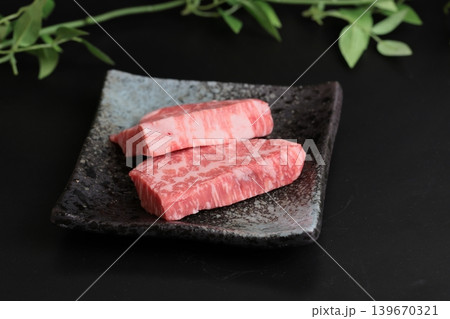 黒毛和牛焼肉(サーロイン) 黒毛和牛焼肉(サーロイン) 139670321