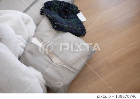 収納袋(収納ケース）に入った布団 139670746