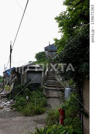池島の集落に残る階段と路地 139671363
